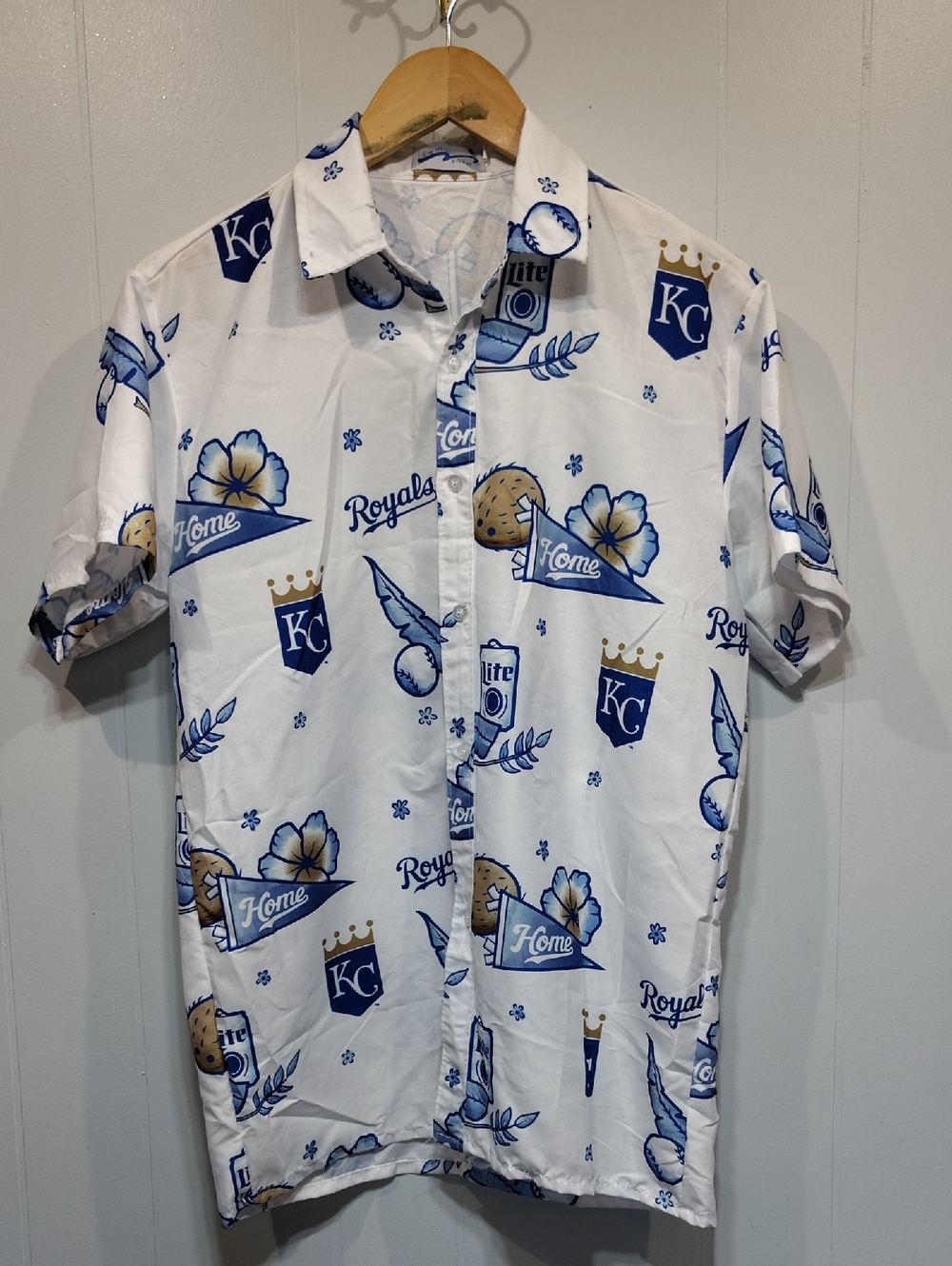 Kansas City Royals Camp Shirt size Medium‎ Hawaiian Button Miller Lite Baseball
